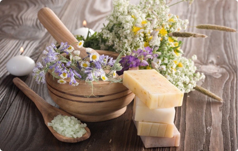 Kot zeliščna kopel za napetost kože in lasišča